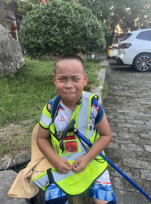 要配资 多动症儿子跟不上学习进度，父亲辞职给他办休学：带你看世界！计划两月从湖南走到山东